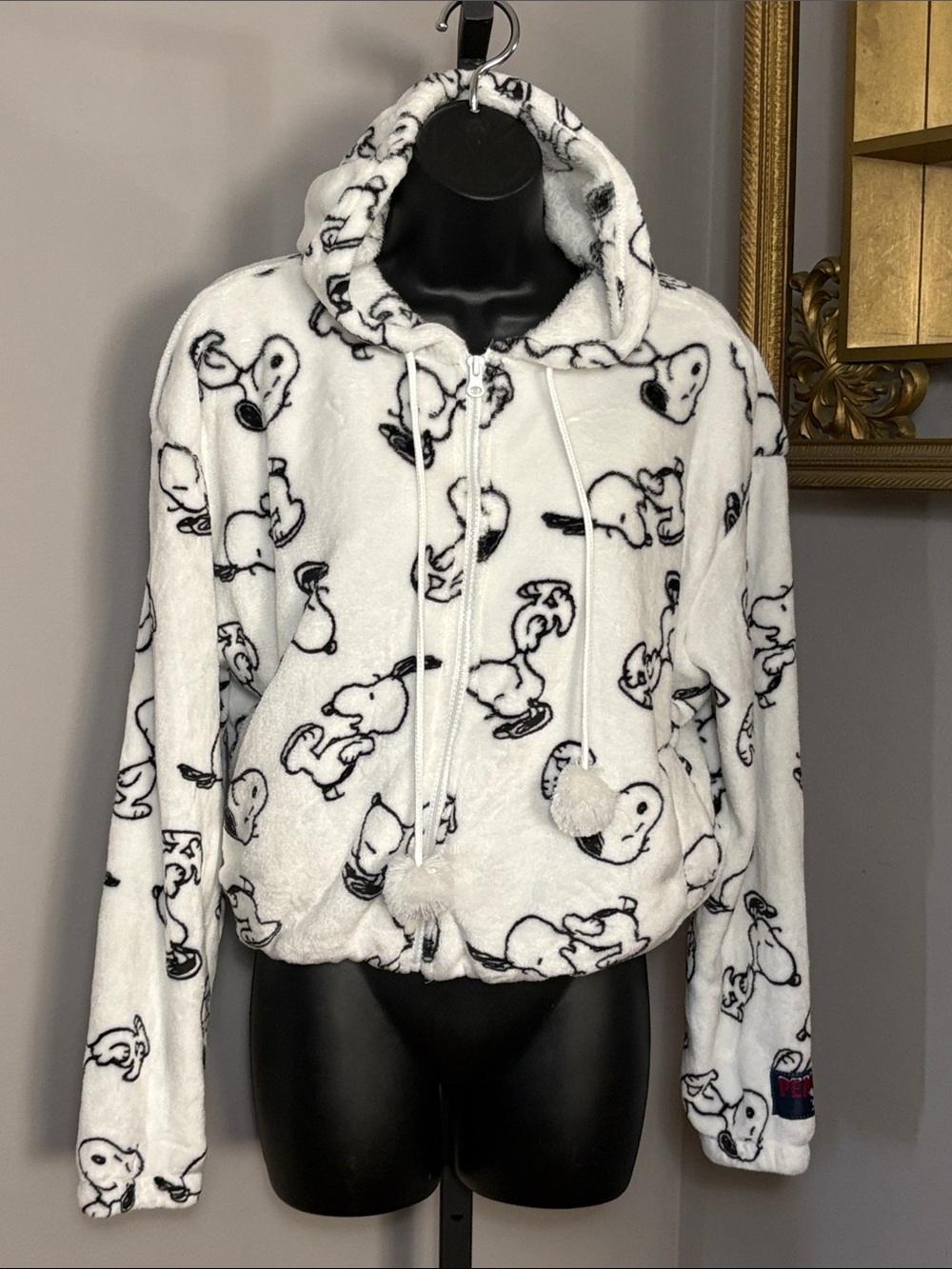 NEW Peanuts XS White Plush Hooded Full Zip Jacket with Snoopy Print NWT